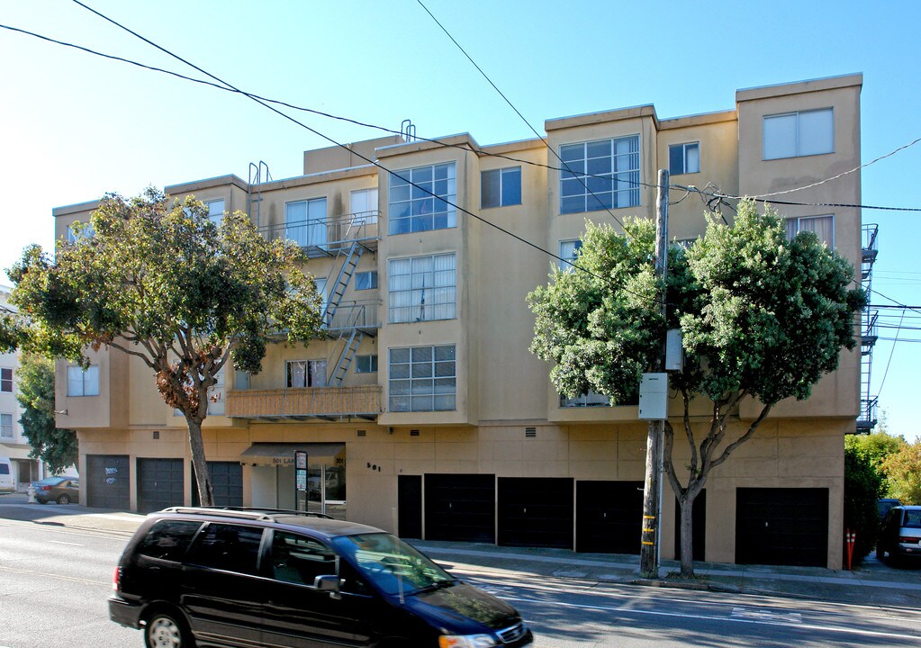 501 Lake St in San Francisco, CA - Foto de edificio