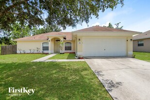 826 Tedder Rd SE in Palm Bay, FL - Building Photo