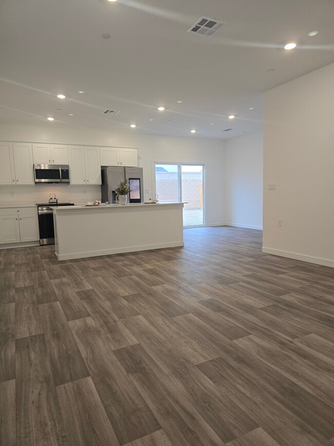 property at 2632 W Cambridge St