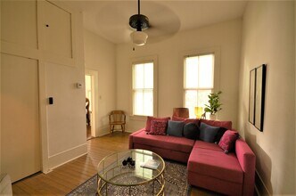 1214 Hopkins St in San Marcos, TX - Building Photo - Building Photo