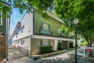 1510 18th St in Sacramento, CA - Foto de edificio - Building Photo