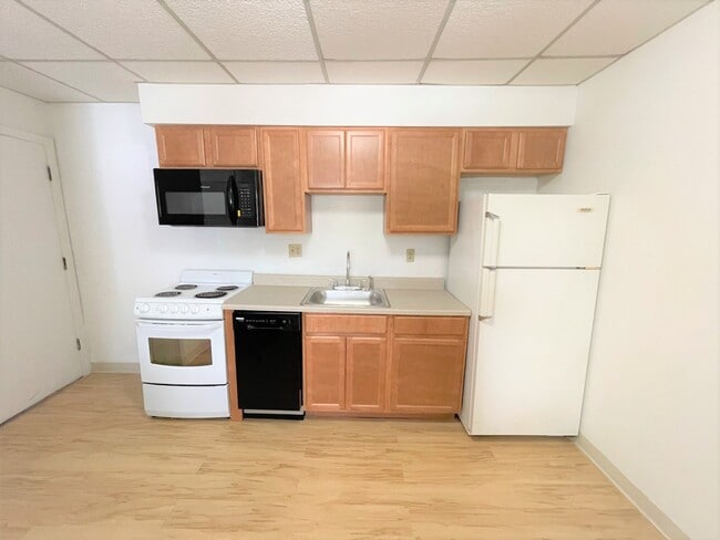 property at 2419 Beechwood Blvd