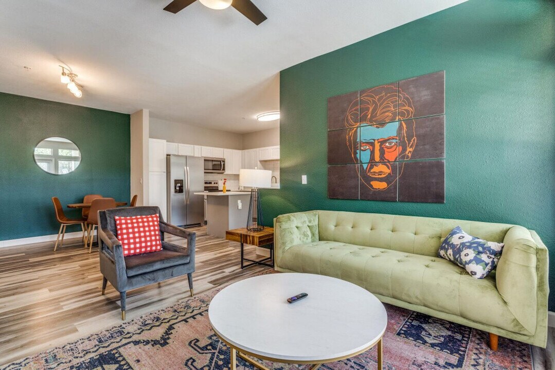 6500 Champion Grandview Way in Austin, TX - Building Photo