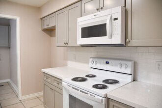 305 Amherst Ct in College Station, TX - Building Photo - Building Photo