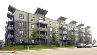 Ashbrook Court in Edmonton, AB - Building Photo