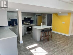 227 Nautical Blvd in Oakville, ON - Building Photo - Building Photo