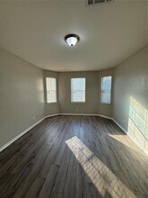 1823 Smoke Tree Ln in Dallas, TX - Building Photo - Building Photo