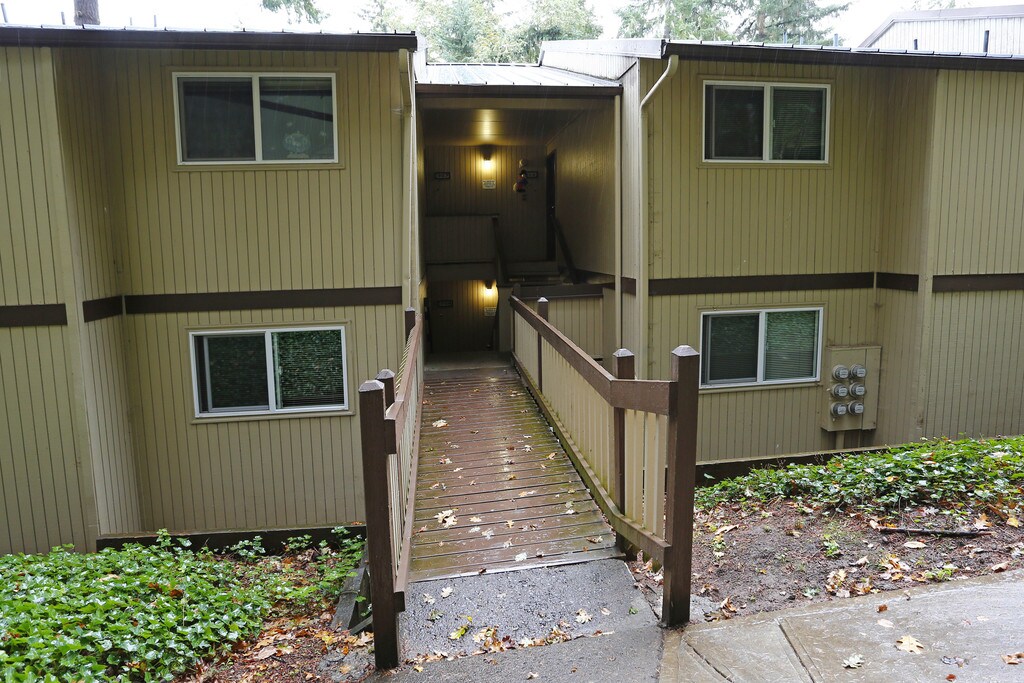 Forest Village Apartments in Eugene, OR