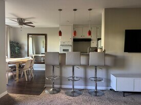 1010 Palm Ave, Unit 306 in West Hollywood, CA - Building Photo