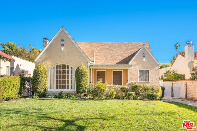 property at 162 N Citrus Ave