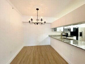 6511 Emerald Dunes Dr in Royal Palm Beach, FL - Building Photo - Building Photo