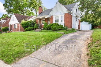 6819 Elwynne Dr in Cincinnati, OH - Building Photo - Building Photo