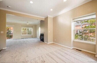 22089 Parkview Dr in Taylor, MI - Building Photo - Building Photo