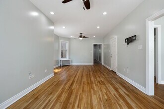 2324 N Harding Ave in Chicago, IL - Building Photo - Building Photo
