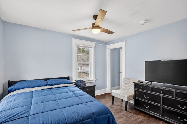 430 N Linden St in Marshall, MI - Building Photo - Building Photo