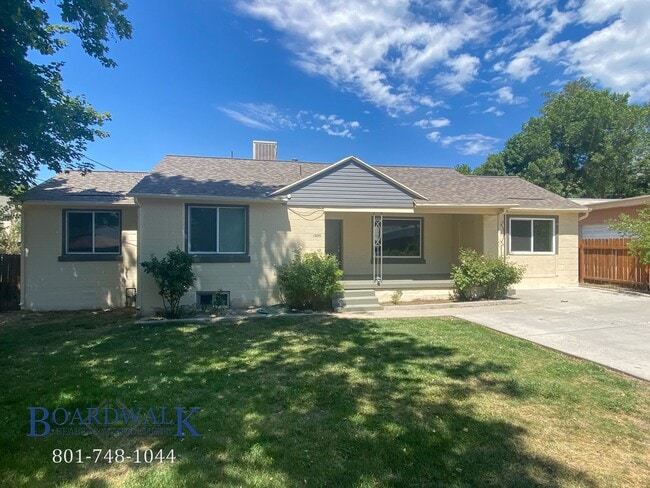 property at 2525 Valley Vw