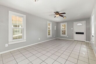330 Gem Ln in San Antonio, TX - Building Photo - Building Photo