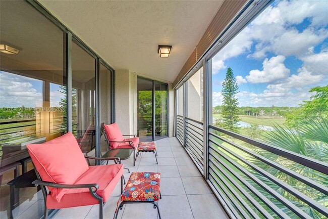 7400 Radice Ct in Lauderhill, FL - Foto de edificio - Building Photo