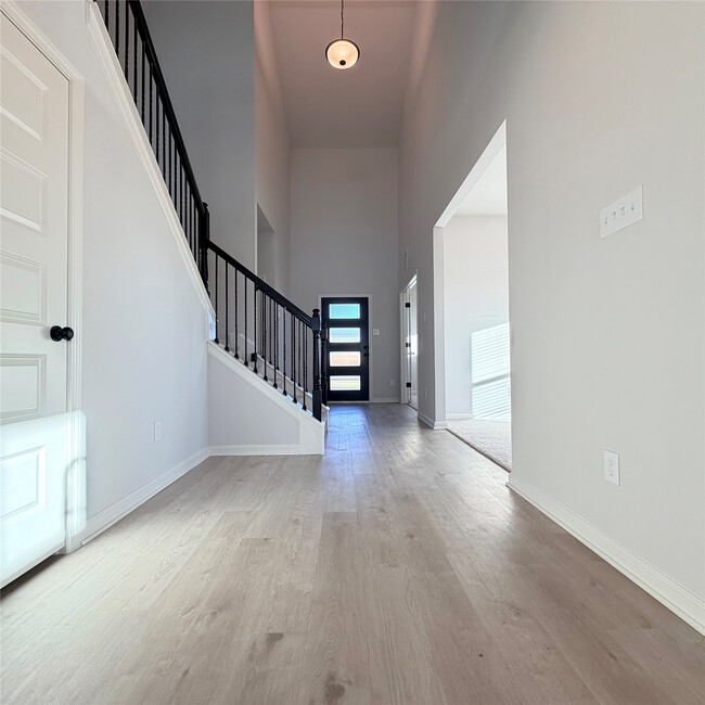 property at 3418 Lago Norence Dr