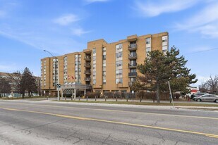 18 Mall Rd in Hamilton, ON - Building Photo