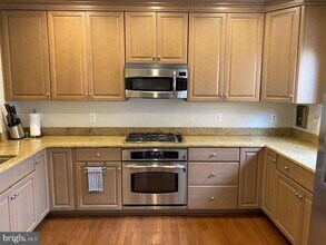 1828 Potomac Greens Dr in Alexandria, VA - Building Photo - Building Photo