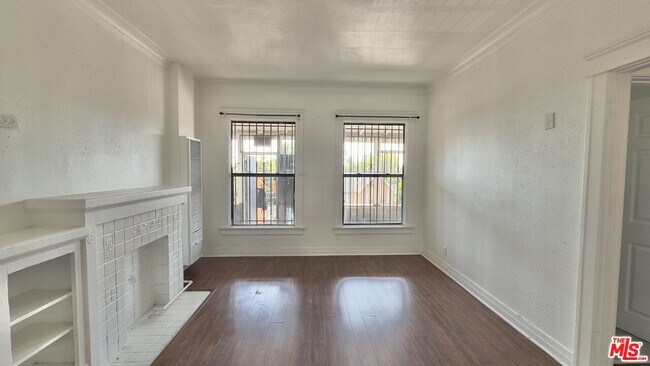 5161 S Vermont Ave in Los Angeles, CA - Building Photo - Building Photo