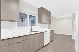 12911 SW 148th Terrace Rd in Miami, FL - Building Photo - Building Photo