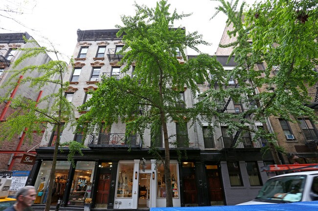 281 Mott St in New York, NY - Foto de edificio - Building Photo
