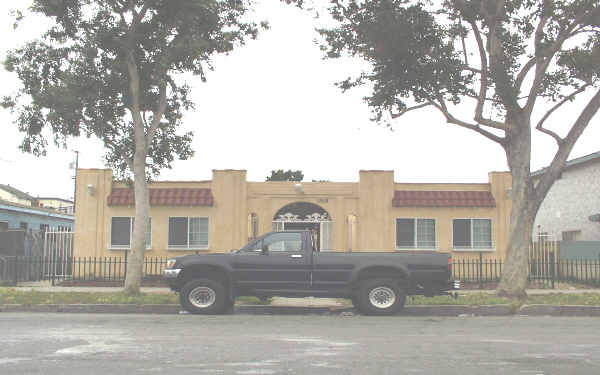 1515-1517 N Stanton Pl in Long Beach, CA - Foto de edificio - Building Photo