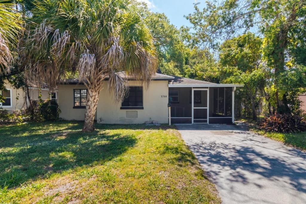 1744 Granville Ct S in St. Petersburg, FL - Building Photo