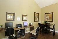 Business Center - Nobel Court Apartamentos in San Diego, California