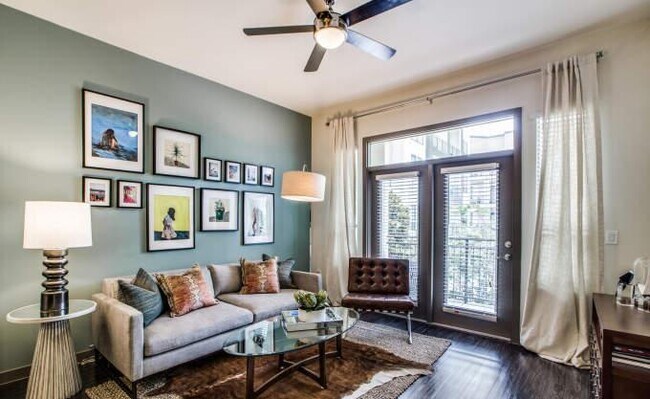 935 N Wilcrest Dr in Houston, TX - Building Photo - Building Photo