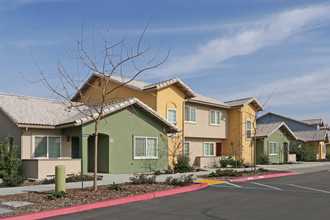 Goshen Village II in Visalia, CA - Building Photo - Building Photo