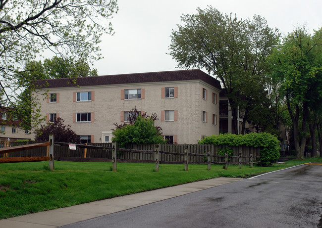 Carriage House West in Toledo, OH - Foto de edificio - Building Photo