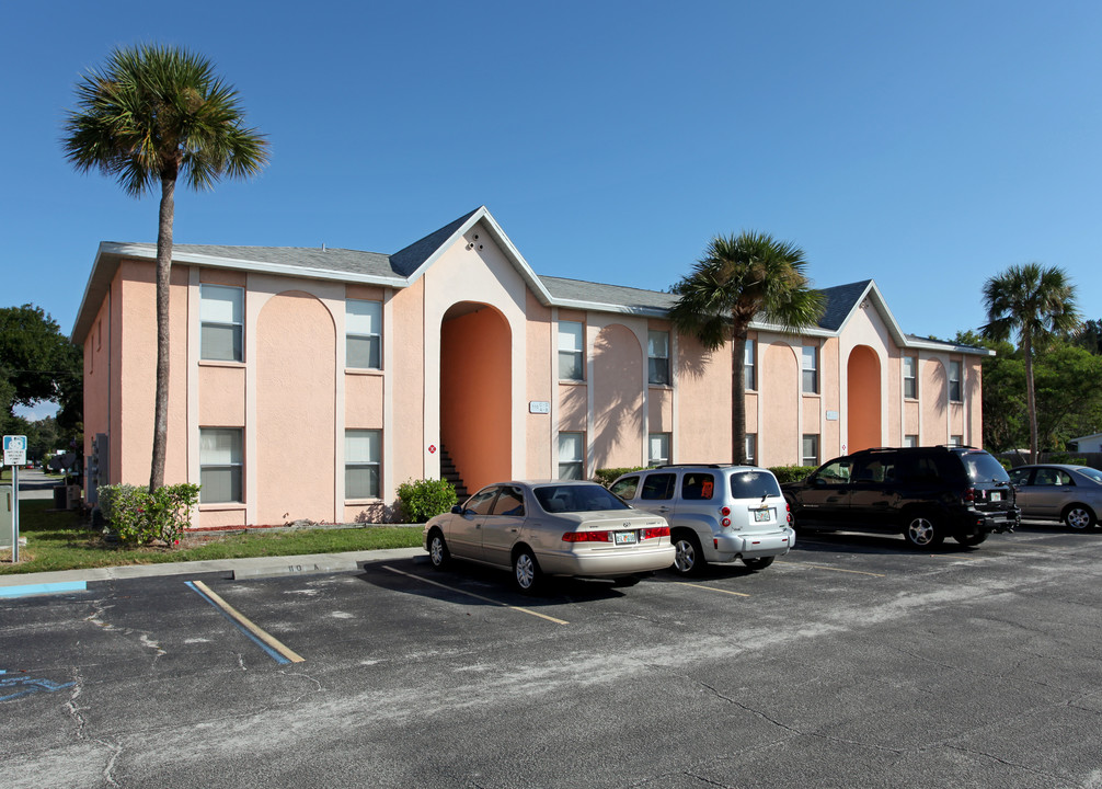 Catalina Club Apartments in Merritt Island, FL - Building Photo