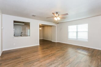 10104 Chapel Oak Trail in Fort Worth, TX - Building Photo - Building Photo