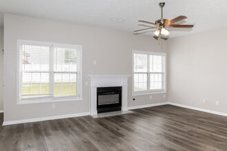 652 Adams Landing Ct in Lawrenceville, GA - Foto de edificio - Building Photo