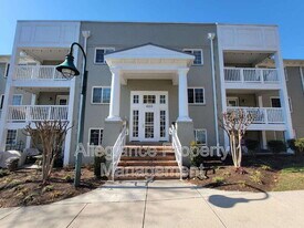 4151 S Four Mile Run Dr in Arlington, VA - Building Photo