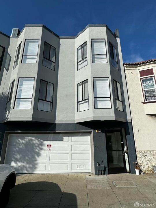 1630 Oakdale Ave in San Francisco, CA - Building Photo