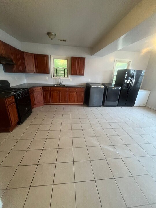 15-17 Ferdinand St, Unit 2 in Newark, NJ - Building Photo