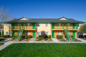 Golden Sands Apartments in Victorville, CA - Building Photo - Building Photo