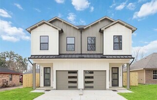 7980 Angus St in Houston, TX - Building Photo