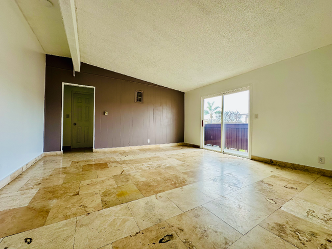 7721 Amberleaf Cir in Huntington Beach, CA - Building Photo - Building Photo