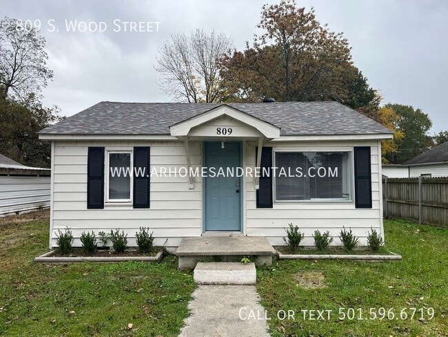 property at 809 S Wood St