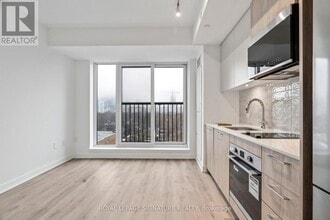 30 Dreamers Wy in Toronto, ON - Building Photo - Building Photo