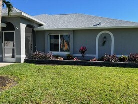 1304 SW 31st Terrace in Cape Coral, FL - Building Photo