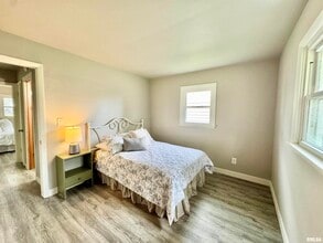 2524 W Wardcliffe Dr in Peoria, IL - Building Photo - Building Photo