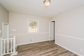 501 Candlelight Ln in Louisville, KY - Building Photo - Building Photo