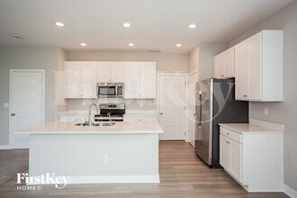 6436 Stokes Ave in Noblesville, IN - Foto de edificio - Building Photo