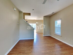660 Smithridge Way in Fuquay Varina, NC - Foto de edificio - Building Photo